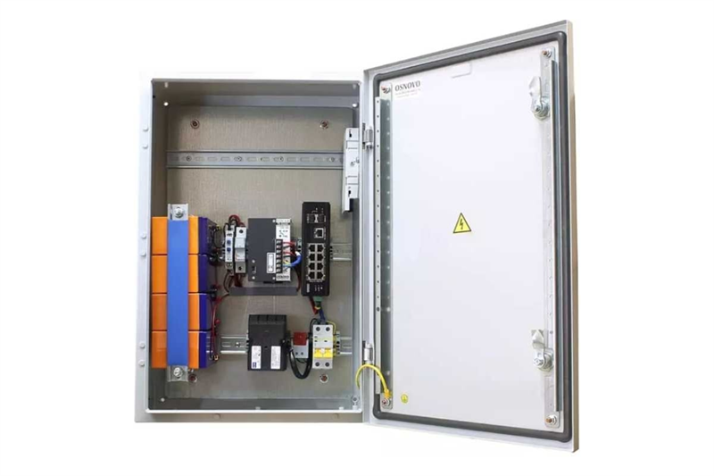 OSNOVO OSP-46TB1(SW-60812/I) Уличный коммутатор с термостабилизацией и резервным питанием на базе уличной станции OSNOVO OSP-46TB1. Порты: 6 x FE (10/100Base-T) с PoE (до 30W) + 2 x FE (10/100Base-T)