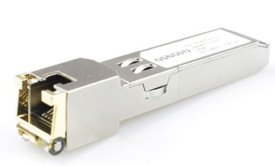 OSNOVO SFP-TP-RJ45(1G)-I Медный SFP модуль Gigabit Ethernet с разъемом RJ45. Скорость 1000 Мбит/с. Интерфейс: SERDES. Расстояние передачи  - до 100 м. Размеры (ШхВхГ): 13,8x13,7x68мм. Вес: 0,03кг. Раб