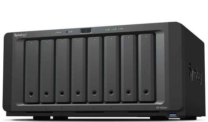 Synology QC 3,35GhzCPU/8Gb(32)/RAID0,1,10,5,6/upto 8HP HDD SATA(3.5', 2.5')upto18 (2xDX517)+2xM.2 slot/3xUSB3.2/2eSATA/2xGbE(+1Expslot)/1x10GbGbE/iSCSI/2xIPcam(upto75)/1xPS/1YW