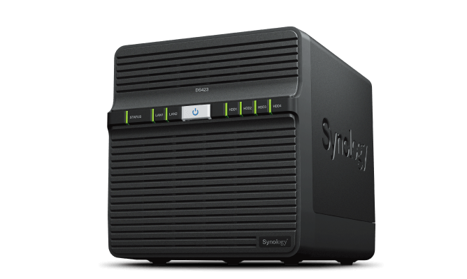 Synology QC 1,7GhzCPU/2Gb/RAID0,1,10,5,6/upto 4HP HDD SATA(3.5', 2.5')/2xUSB3.2/2xGbE/iSCSI/2xIPcam(up to 30)/1xPS/1YW repl DS418